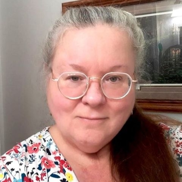 Meet your Posher, Julia - Picture 1 of 1